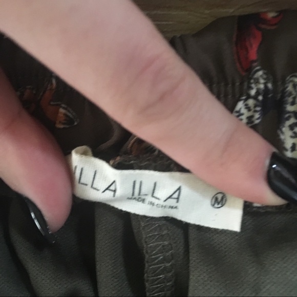 2-piece butterfly outfit! - Picture 7 of 8